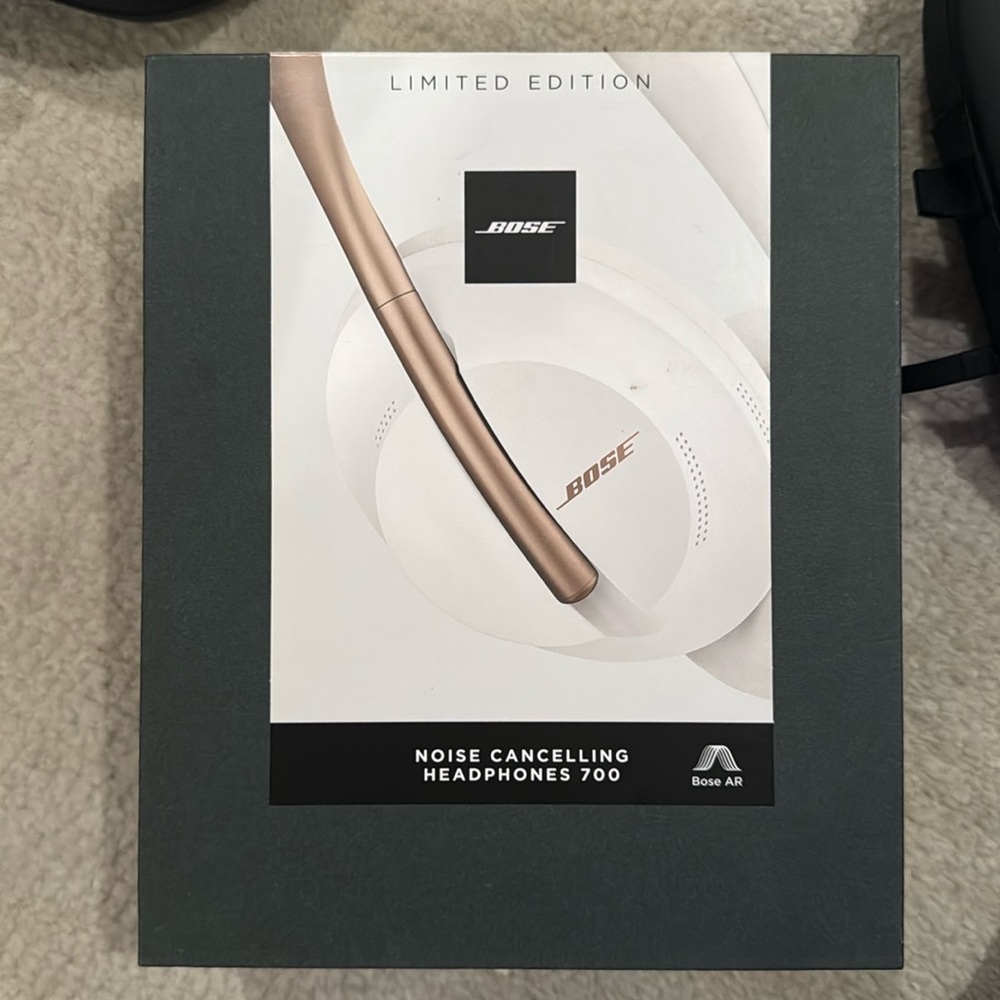 Noise Canceling Headphones 700 BOSE
